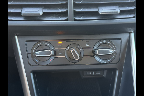 Volkswagen Polo 1.0 TSI Life Edition Camera Carplay Adaptive cruise Airco All season banden