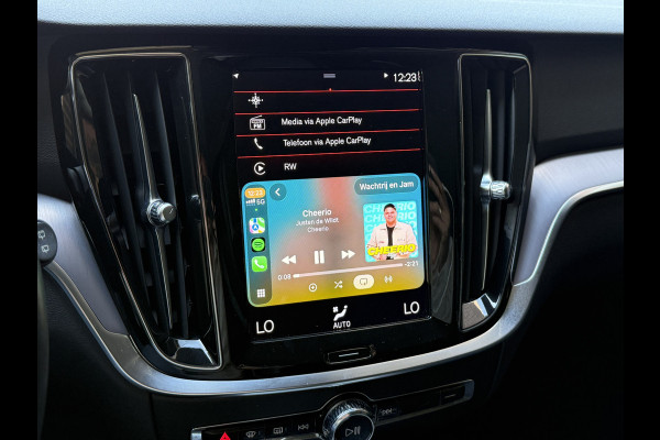 Volvo V60 2.0 B3 Momentum Advantage | Camera | Trekhaak | Apple Carplay