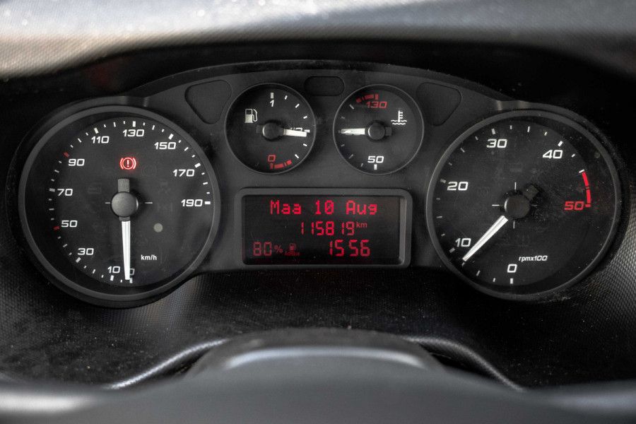Iveco Daily 35C14 | 136 PK | N1 | Laadklep | 3.5T Trekhaak | Navi | Airco