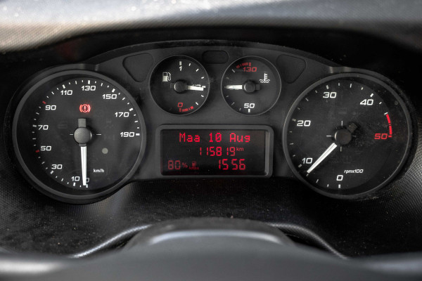 Iveco Daily 35C14 | 136 PK | N1 | Laadklep | 3.5T Trekhaak | Navi | Airco