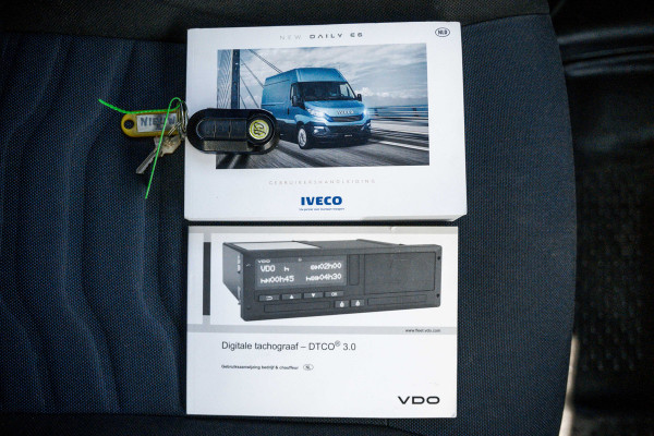 Iveco Daily 35C14 | 136 PK | N1 | Laadklep | 3.5T Trekhaak | Navi | Airco