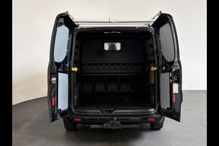 Ford Transit Custom 300 2.0 TDCI L2H1 Limited Dubbele cabine Navigatie Airco 2 Schuifdeuren Trekhaak Parkeersensoren Carplay DAB