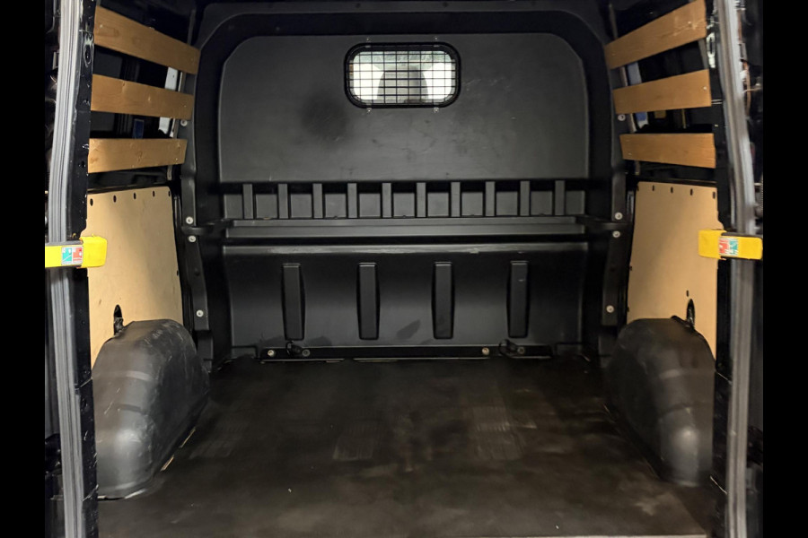 Ford Transit Custom 300 2.0 TDCI L2H1 Limited Dubbele cabine Navigatie Airco 2 Schuifdeuren Trekhaak Parkeersensoren Carplay DAB