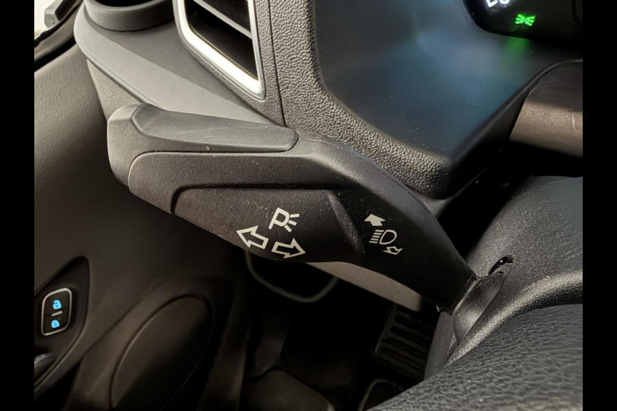 Ford Transit Custom 300 2.0 TDCI L2H1 Limited Dubbele cabine Navigatie Airco 2 Schuifdeuren Trekhaak Parkeersensoren Carplay DAB