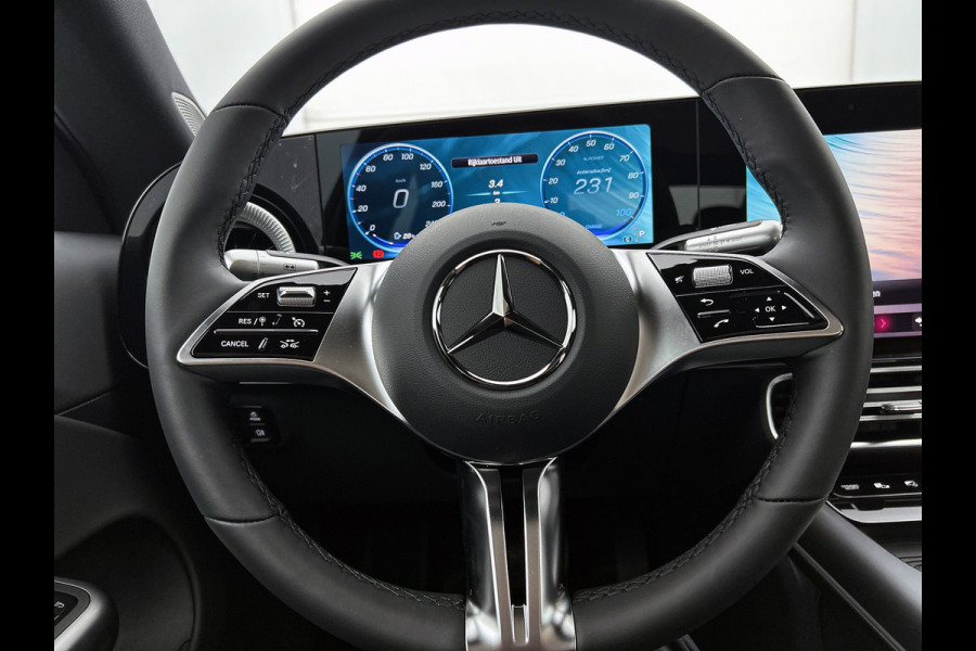 Mercedes-Benz CLA-Klasse 250+ Business Solution 85.5 kWh | Spiegelpakket | Vast panoramadak | Parkeerassistent | URBAN GUARD | 17 inch vijfspaaks LM-velgen | Stuur in leder |