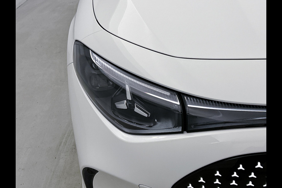 Mercedes-Benz CLA-Klasse 250+ Business Solution 85.5 kWh | Spiegelpakket | Vast panoramadak | Parkeerassistent | URBAN GUARD | 17 inch vijfspaaks LM-velgen | Stuur in leder |