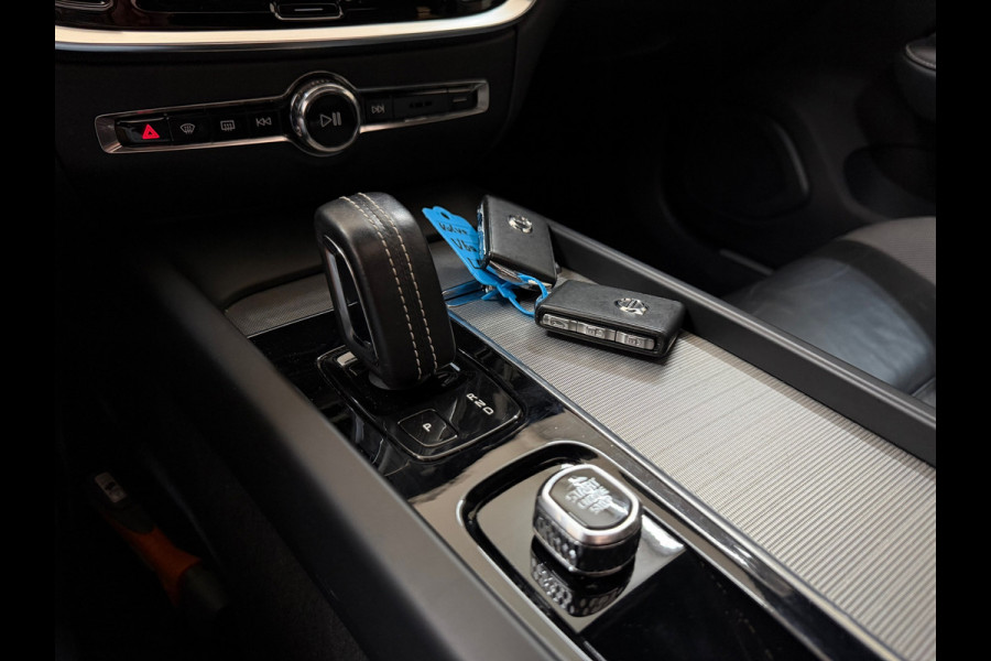 Volvo V60 2.0 B3 R-Design | Panoramadak | Harman Kardon | 360 Camera | Apple carplay & Android Auto