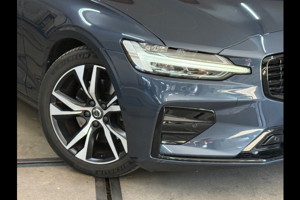 Volvo V60 2.0 B3 R-Design | Panoramadak | Harman Kardon | 360 Camera | Apple carplay & Android Auto