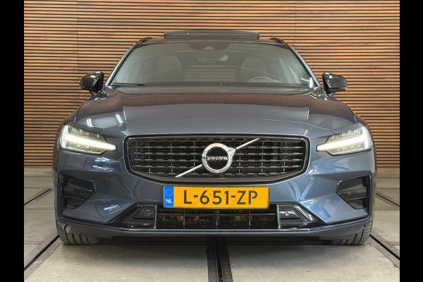 Volvo V60 2.0 B3 R-Design | Panoramadak | Harman Kardon | 360 Camera | Apple carplay & Android Auto