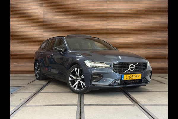 Volvo V60 2.0 B3 R-Design | Panoramadak | Harman Kardon | 360 Camera | Apple carplay & Android Auto