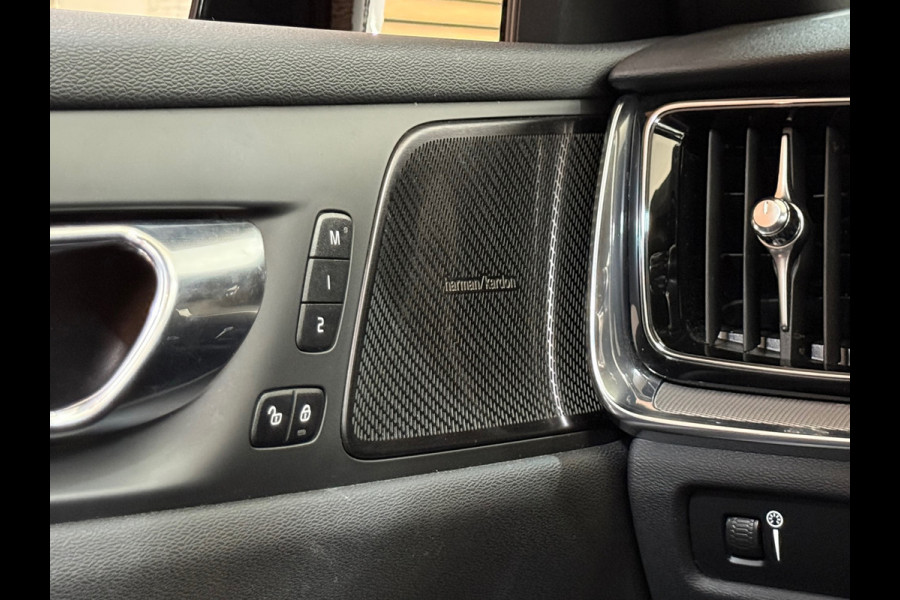 Volvo V60 2.0 B3 R-Design | Panoramadak | Harman Kardon | 360 Camera | Apple carplay & Android Auto