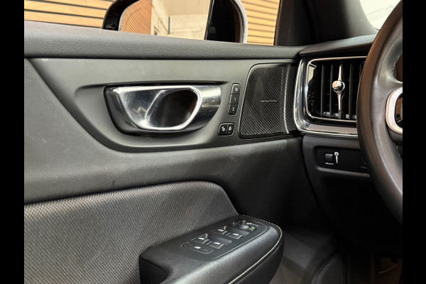 Volvo V60 2.0 B3 R-Design | Panoramadak | Harman Kardon | 360 Camera | Apple carplay & Android Auto