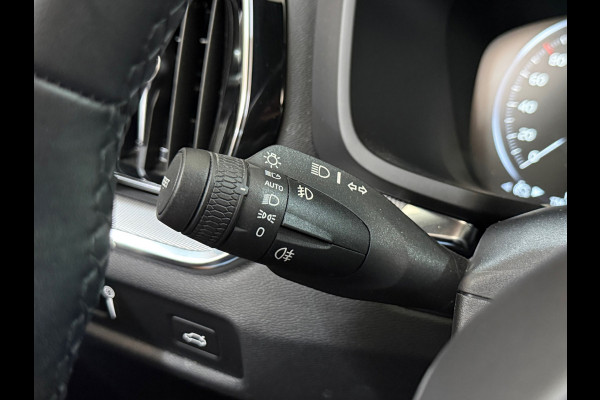 Volvo V60 2.0 B3 R-Design | Panoramadak | Harman Kardon | 360 Camera | Apple carplay & Android Auto