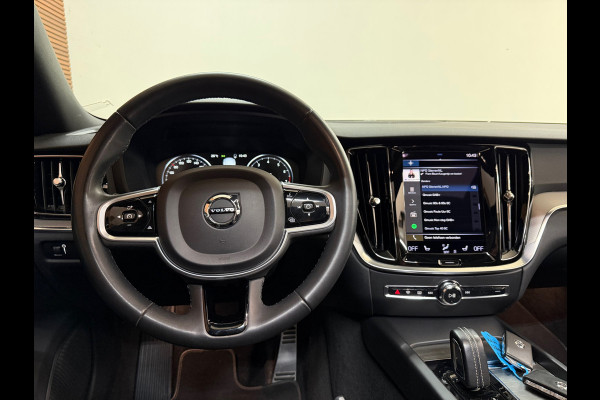 Volvo V60 2.0 B3 R-Design | Panoramadak | Harman Kardon | 360 Camera | Apple carplay & Android Auto