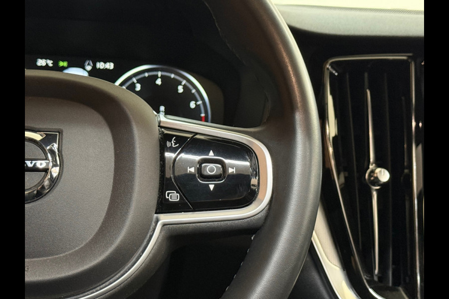 Volvo V60 2.0 B3 R-Design | Panoramadak | Harman Kardon | 360 Camera | Apple carplay & Android Auto