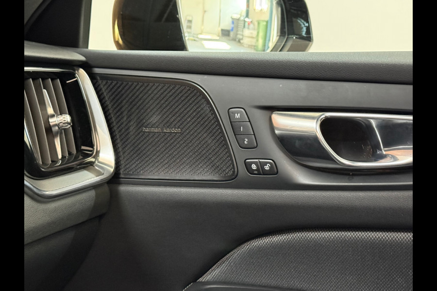 Volvo V60 2.0 B3 R-Design | Panoramadak | Harman Kardon | 360 Camera | Apple carplay & Android Auto