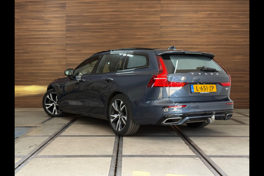 Volvo V60 2.0 B3 R-Design | Panoramadak | Harman Kardon | 360 Camera | Apple carplay & Android Auto