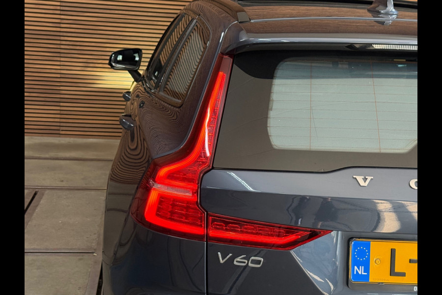 Volvo V60 2.0 B3 R-Design | Panoramadak | Harman Kardon | 360 Camera | Apple carplay & Android Auto
