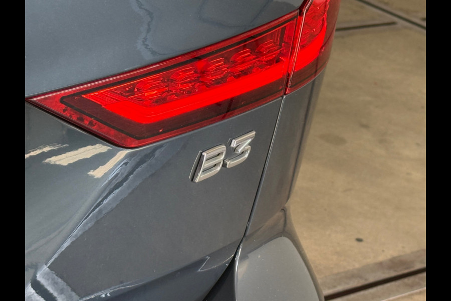 Volvo V60 2.0 B3 R-Design | Panoramadak | Harman Kardon | 360 Camera | Apple carplay & Android Auto