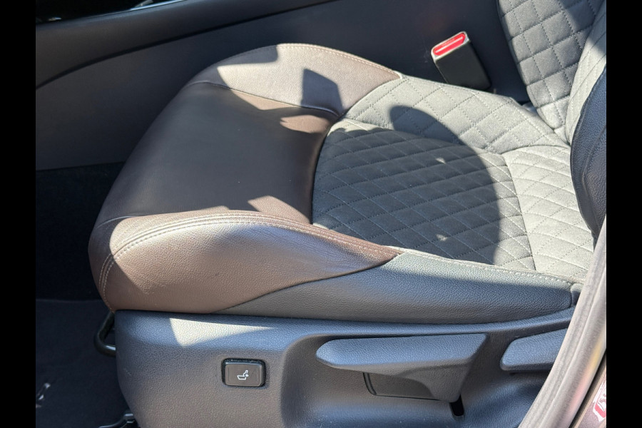 Toyota C-HR 1.8 Hybrid Executive Navi|Stoelver|Camera|Dealer Onderhouden