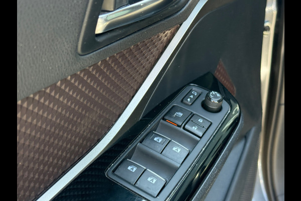 Toyota C-HR 1.8 Hybrid Executive Navi|Stoelver|Camera|Dealer Onderhouden
