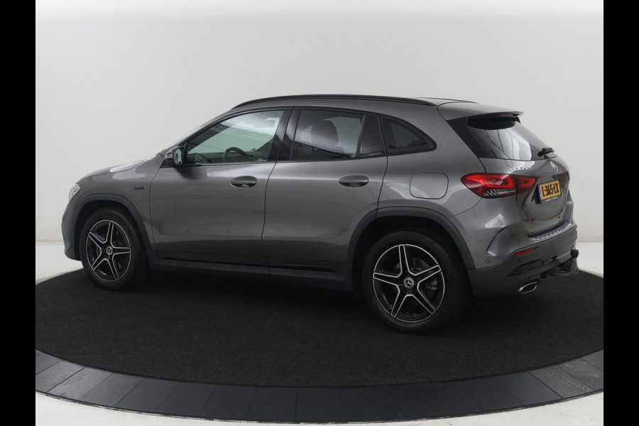 Mercedes-Benz GLA 250 e Business Solution AMG Limited | SOH 95,2% | Leder/alcantara | Stoelverwarming | Carplay | Sfeerverlichting | Cruise control | Camera | Park assist | Trekhaak
