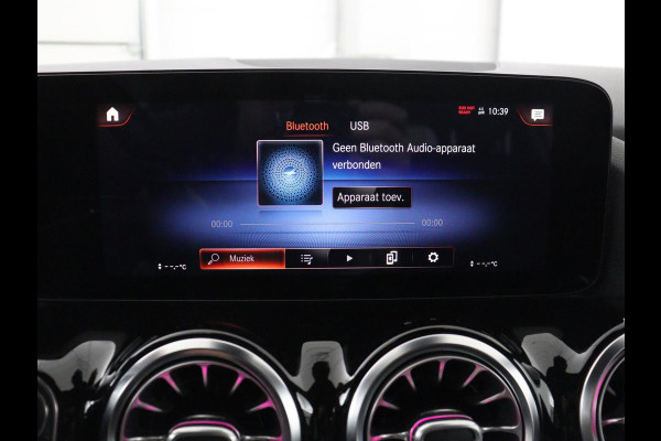 Mercedes-Benz GLA 250 e Business Solution AMG Limited | SOH 95,2% | Leder/alcantara | Stoelverwarming | Carplay | Sfeerverlichting | Cruise control | Camera | Park assist | Trekhaak