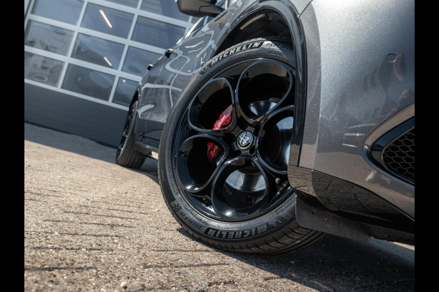 Alfa Romeo Stelvio 2.0 Turbo 280pk AWD Veloce | Schuif/Kanteldak | Harman Kardon | Adapt. Cruise | Matrix LED | Winter Pack | Apple Carplay