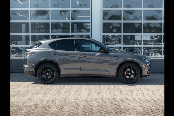 Alfa Romeo Stelvio 2.0 Turbo 280pk AWD Veloce | Schuif/Kanteldak | Harman Kardon | Adapt. Cruise | Matrix LED | Winter Pack | Apple Carplay