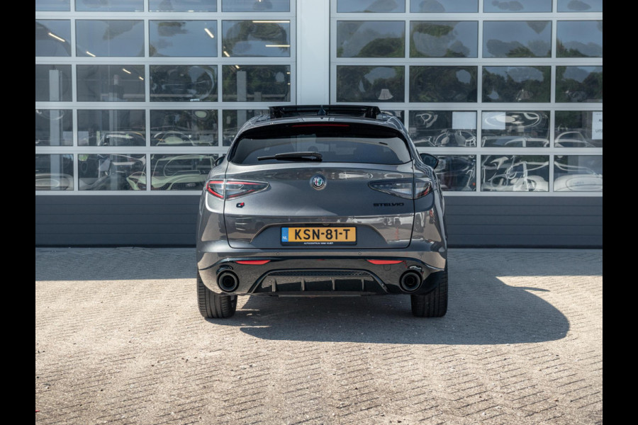 Alfa Romeo Stelvio 2.0 Turbo 280pk AWD Veloce | Schuif/Kanteldak | Harman Kardon | Adapt. Cruise | Matrix LED | Winter Pack | Apple Carplay