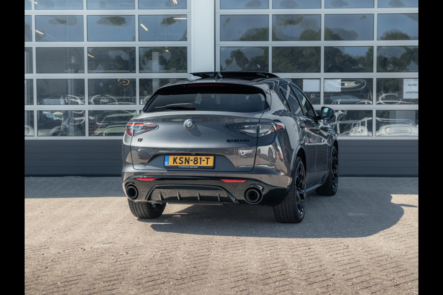 Alfa Romeo Stelvio 2.0 Turbo 280pk AWD Veloce | Schuif/Kanteldak | Harman Kardon | Adapt. Cruise | Matrix LED | Winter Pack | Apple Carplay