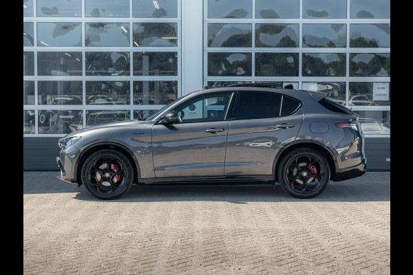 Alfa Romeo Stelvio 2.0 Turbo 280pk AWD Veloce | Schuif/Kanteldak | Harman Kardon | Adapt. Cruise | Matrix LED | Winter Pack | Apple Carplay