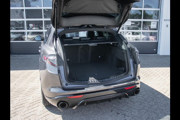 Alfa Romeo Stelvio 2.0 Turbo 280pk AWD Veloce | Schuif/Kanteldak | Harman Kardon | Adapt. Cruise | Matrix LED | Winter Pack | Apple Carplay