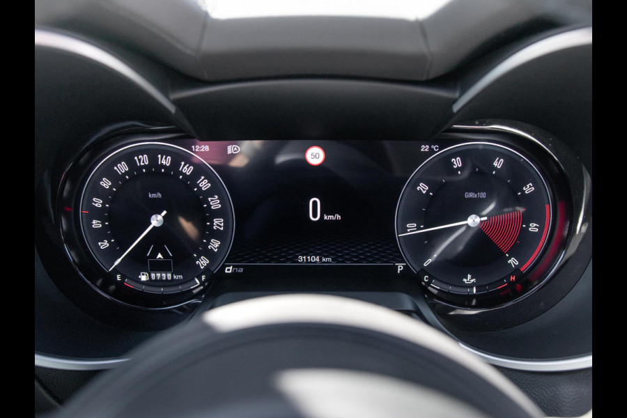 Alfa Romeo Stelvio 2.0 Turbo 280pk AWD Veloce | Schuif/Kanteldak | Harman Kardon | Adapt. Cruise | Matrix LED | Winter Pack | Apple Carplay