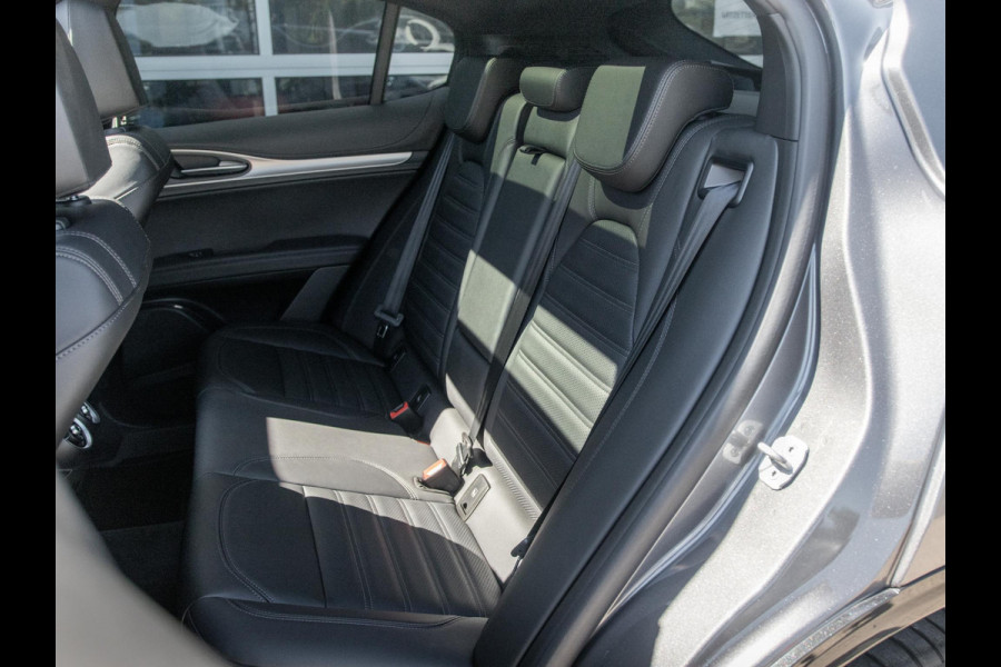 Alfa Romeo Stelvio 2.0 Turbo 280pk AWD Veloce | Schuif/Kanteldak | Harman Kardon | Adapt. Cruise | Matrix LED | Winter Pack | Apple Carplay