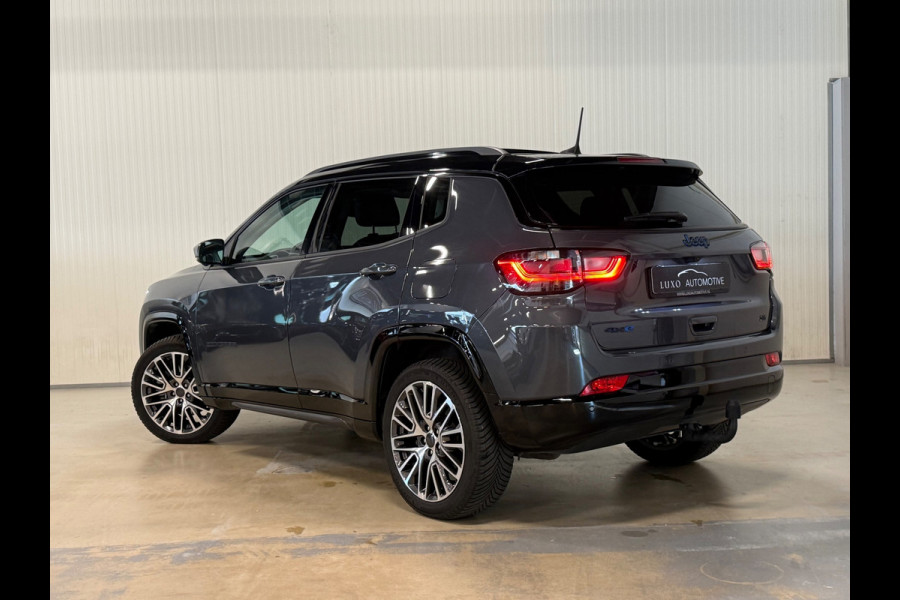 Jeep Compass 4xe 240 Plug-in Hybrid Electric Summit | NAP | PANO | TREKHAAK | VOL OPTIES!