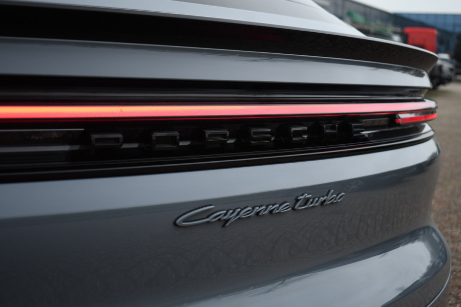 Porsche Cayenne Coupé 4.0 Turbo E-Hybrid GT Burmester PDCC Carbon HUD ACC 360