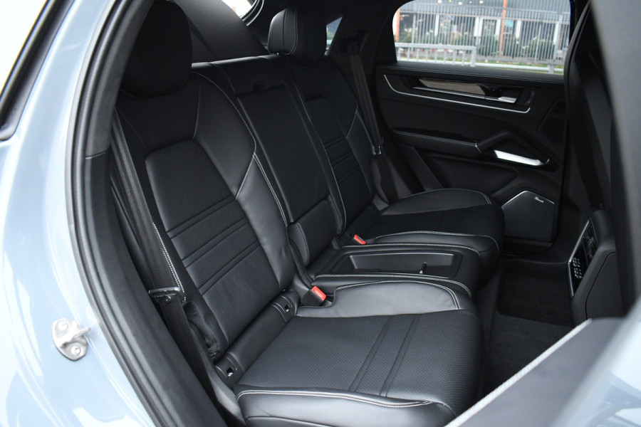 Porsche Cayenne Coupé 4.0 Turbo E-Hybrid GT Burmester PDCC Carbon HUD ACC 360