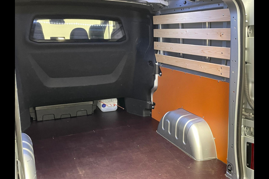 Renault Trafic 2.0 Blue dCi 170PK L2H1 Dubbele Cabine Anniversary Trekhaak Navigatie Apple Carplay Android Auto Camera Parkeerhulp Cruise Control Dodehoekassistent Virtual Cockpit Full Led Stoelverwarming Climate Control Lichtmetalen velgen