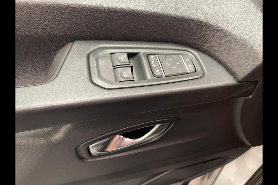 Renault Trafic 2.0 Blue dCi 170PK L2H1 Dubbele Cabine Anniversary Trekhaak Navigatie Apple Carplay Android Auto Camera Parkeerhulp Cruise Control Dodehoekassistent Virtual Cockpit Full Led Stoelverwarming Climate Control Lichtmetalen velgen
