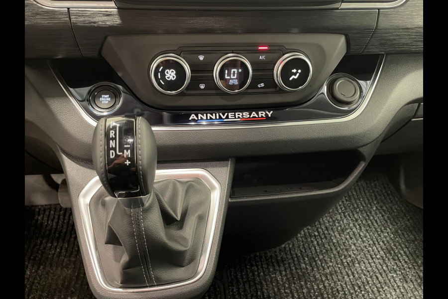 Renault Trafic 2.0 Blue dCi 170PK L2H1 Dubbele Cabine Anniversary Trekhaak Navigatie Apple Carplay Android Auto Camera Parkeerhulp Cruise Control Dodehoekassistent Virtual Cockpit Full Led Stoelverwarming Climate Control Lichtmetalen velgen