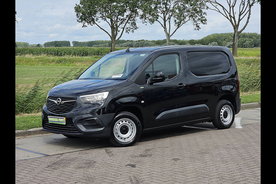 Opel Combo 1.5D L1H1 Edition Navi, Euro6, NAP, Airco, 3-Zits, 102Pk, Trekhaak, Pdc, 1e Eigenaar