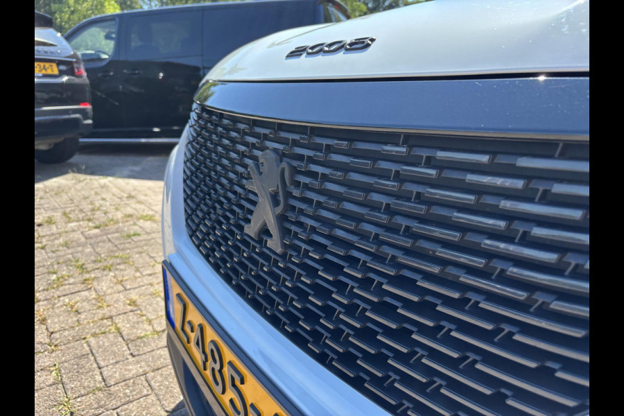 Peugeot 2008 1.2 PureTech Allure 130 PK | CarPlay | Zwart Optiek | Climate Control | Cruise | 18" LMV
