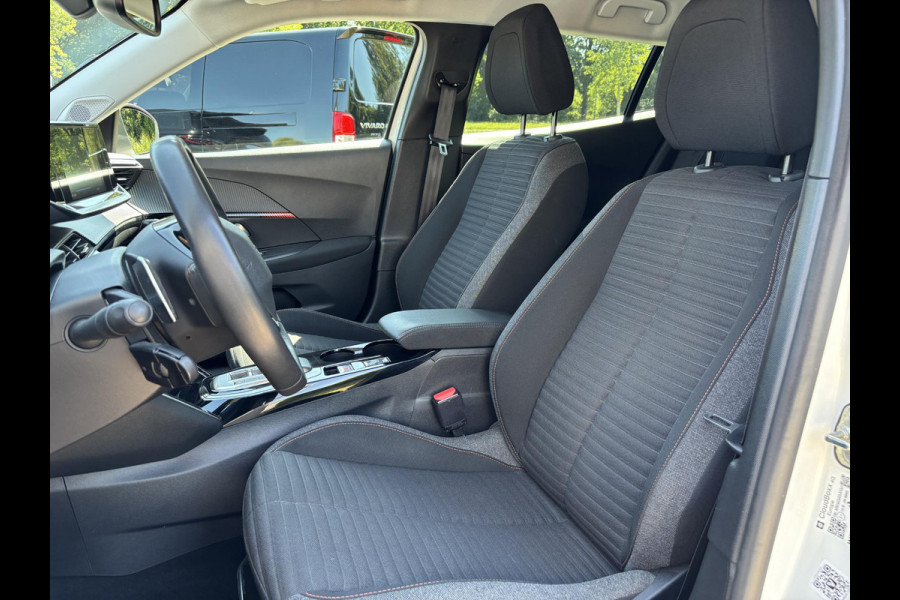 Peugeot 2008 1.2 PureTech Allure 130 PK | CarPlay | Zwart Optiek | Climate Control | Cruise | 18" LMV