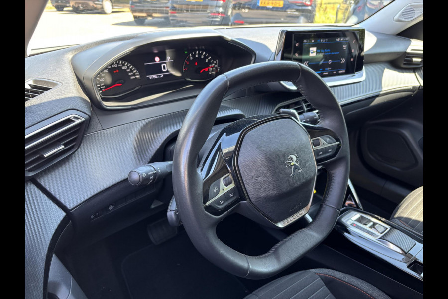 Peugeot 2008 1.2 PureTech Allure 130 PK | CarPlay | Zwart Optiek | Climate Control | Cruise | 18" LMV
