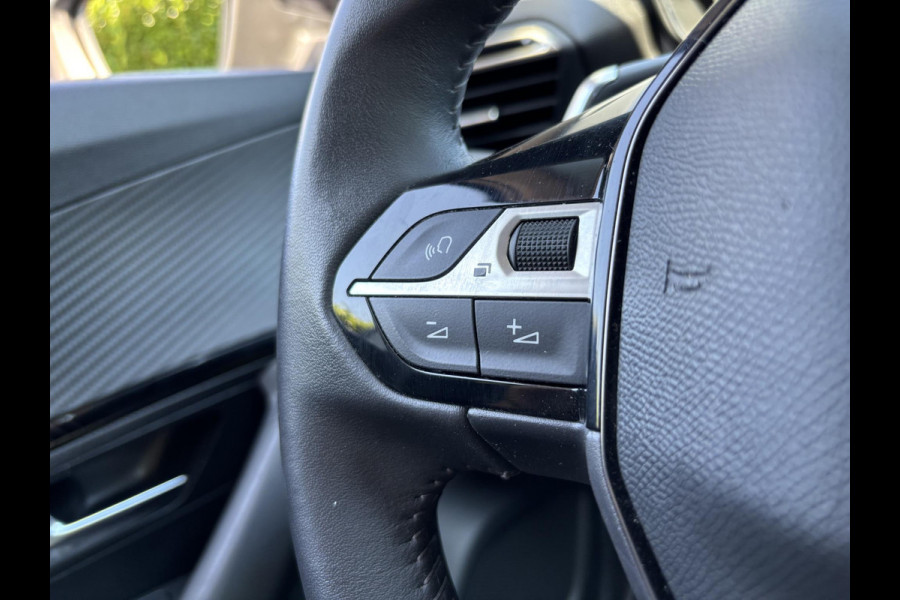 Peugeot 2008 1.2 PureTech Allure 130 PK | CarPlay | Zwart Optiek | Climate Control | Cruise | 18" LMV