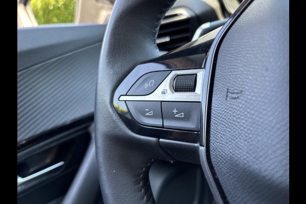 Peugeot 2008 1.2 PureTech Allure 130 PK | CarPlay | Zwart Optiek | Climate Control | Cruise | 18" LMV