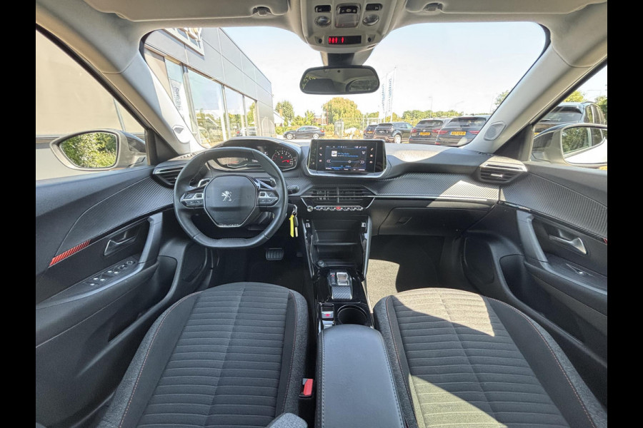 Peugeot 2008 1.2 PureTech Allure 130 PK | CarPlay | Zwart Optiek | Climate Control | Cruise | 18" LMV