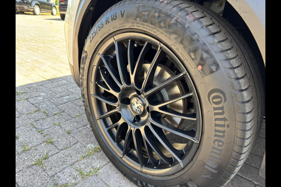 Peugeot 2008 1.2 PureTech Allure 130 PK | CarPlay | Zwart Optiek | Climate Control | Cruise | 18" LMV