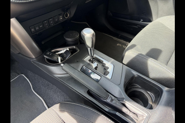 Toyota RAV4 2.5 HYBRID AWD DYNAMIC GARANTIE 4-2029! TREKHAAK . PARKEERSENSOREN VOOR & ACHTER . STOEL/STUUR VERWARMING .